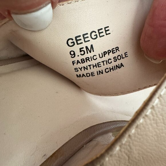 Tahari GeeGee Nude Block Heel Sandals 2" Comfort Strap Sz 9.5 NEW - Picture 7 of 7